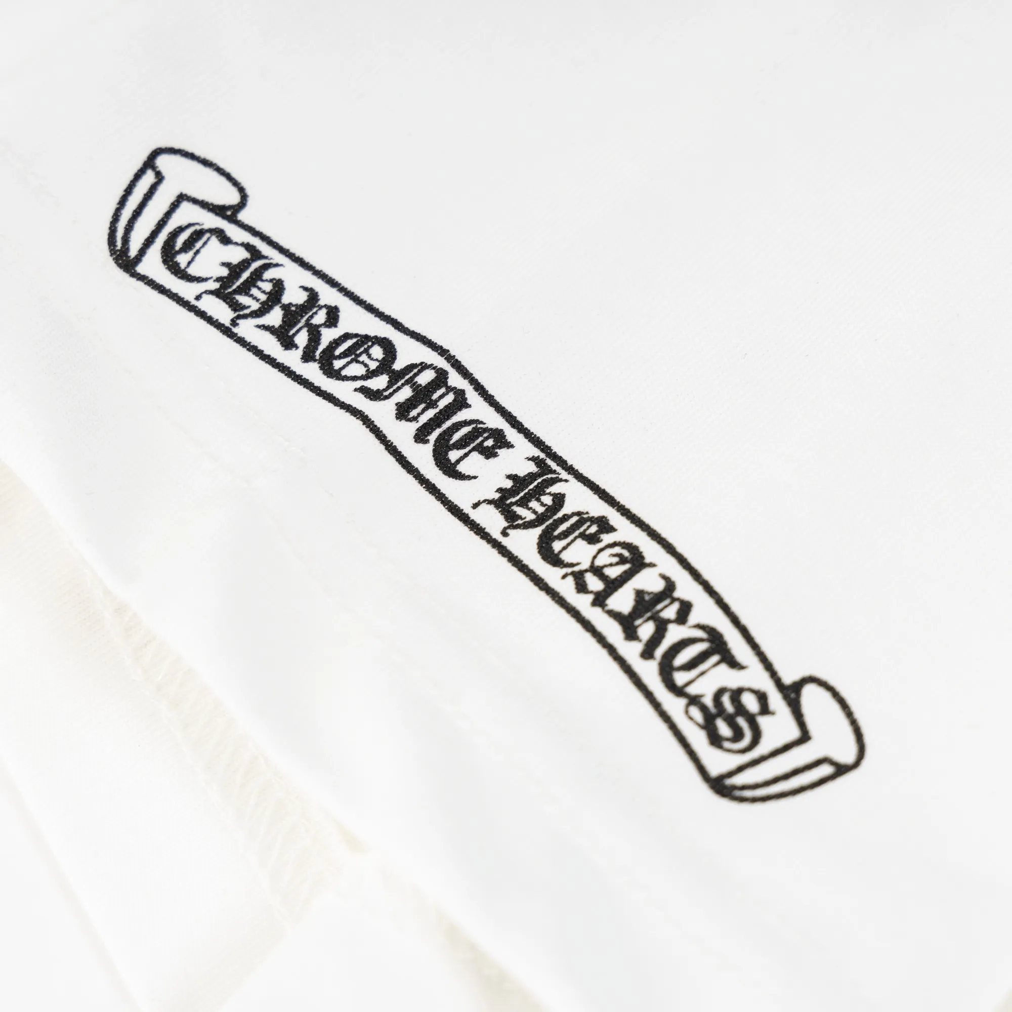 🅿️180 Style No. S026 CH Crow Heart Chest Cuffs Sanskrit Letters Back Long Vertical Cross Foam Printing Round Neck Short Sleeves Foam Printing Complete Packaging Complete with Three Labels Original Accessories 1:1 Main Marking Process Very High-end It Has Been Preshrunk at High Temperatures and Will Not Deform Easily After Repeated Washing Pure Cotton 280g High Weight 32 Count Double Yarn No Pilling No Fading Comfortable and Breathable Matching 1x1 Thread in the Same Cylinder Oversize loose version, can wear up to 220 pounds Color: white black Size: XS-L